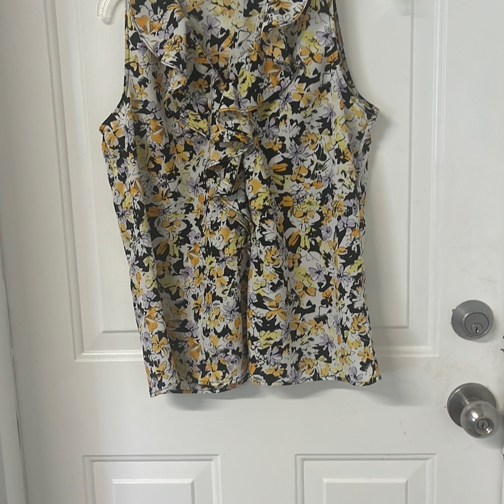 Floral Ruffle Blouse - Picture 5 of 7